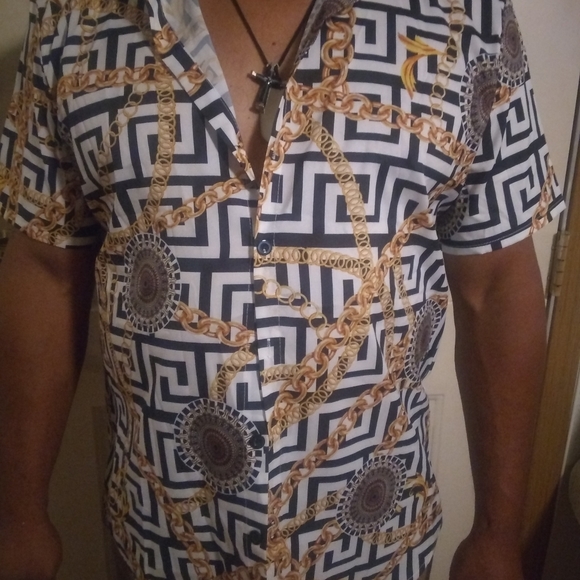 Shirt - Picture 2 of 9